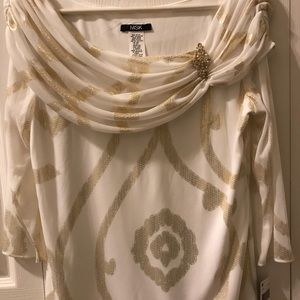 MSK drop front blouse with Rhinestone Brooch